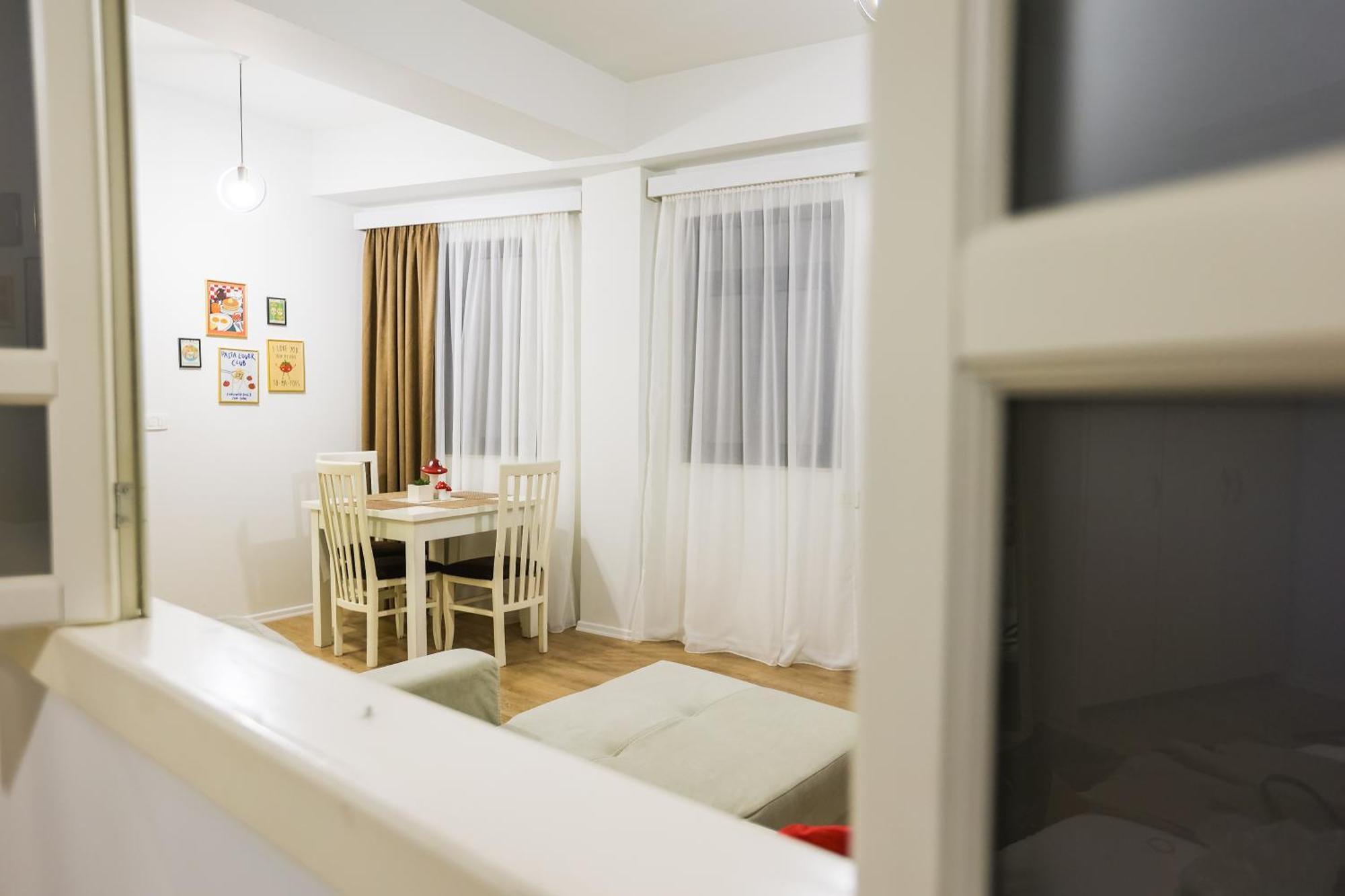 At Bazaar Central Apartment ティラナ エクステリア 写真