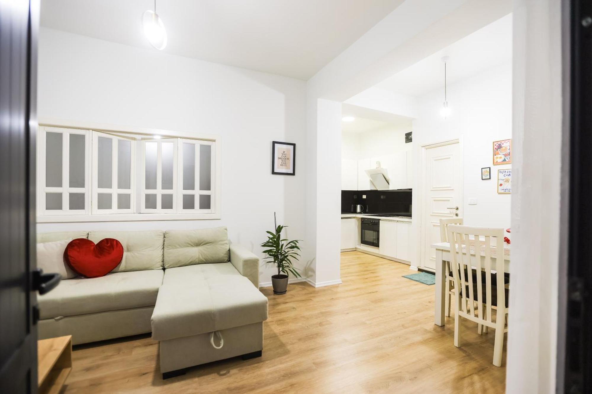 At Bazaar Central Apartment ティラナ エクステリア 写真