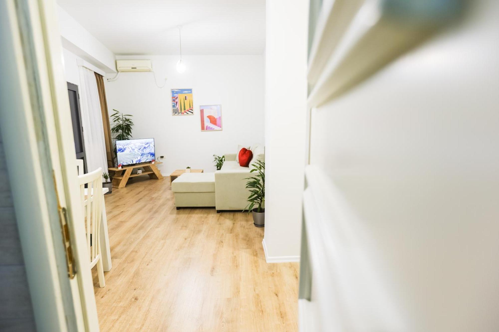 At Bazaar Central Apartment ティラナ エクステリア 写真