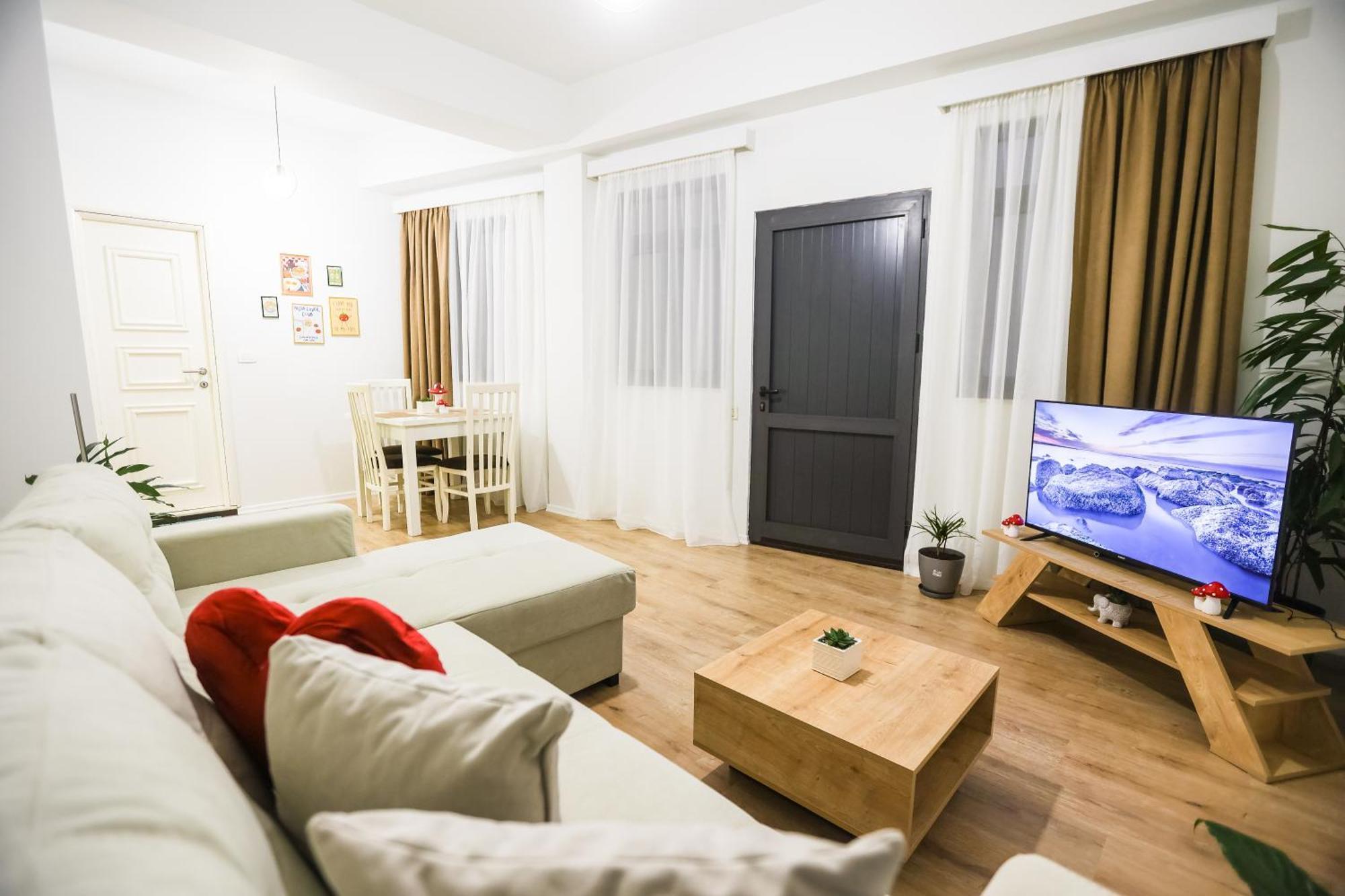 At Bazaar Central Apartment ティラナ エクステリア 写真