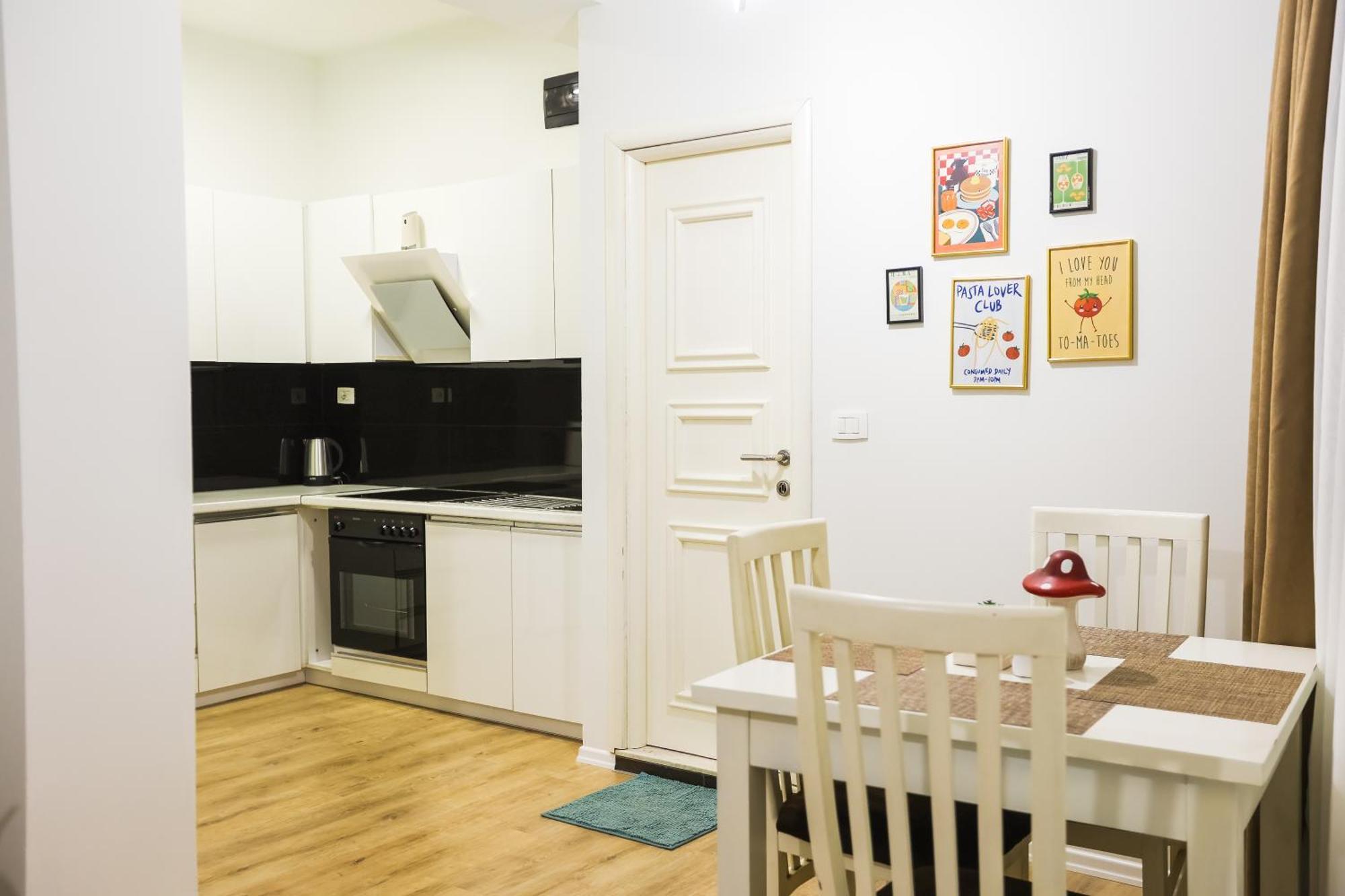 At Bazaar Central Apartment ティラナ エクステリア 写真