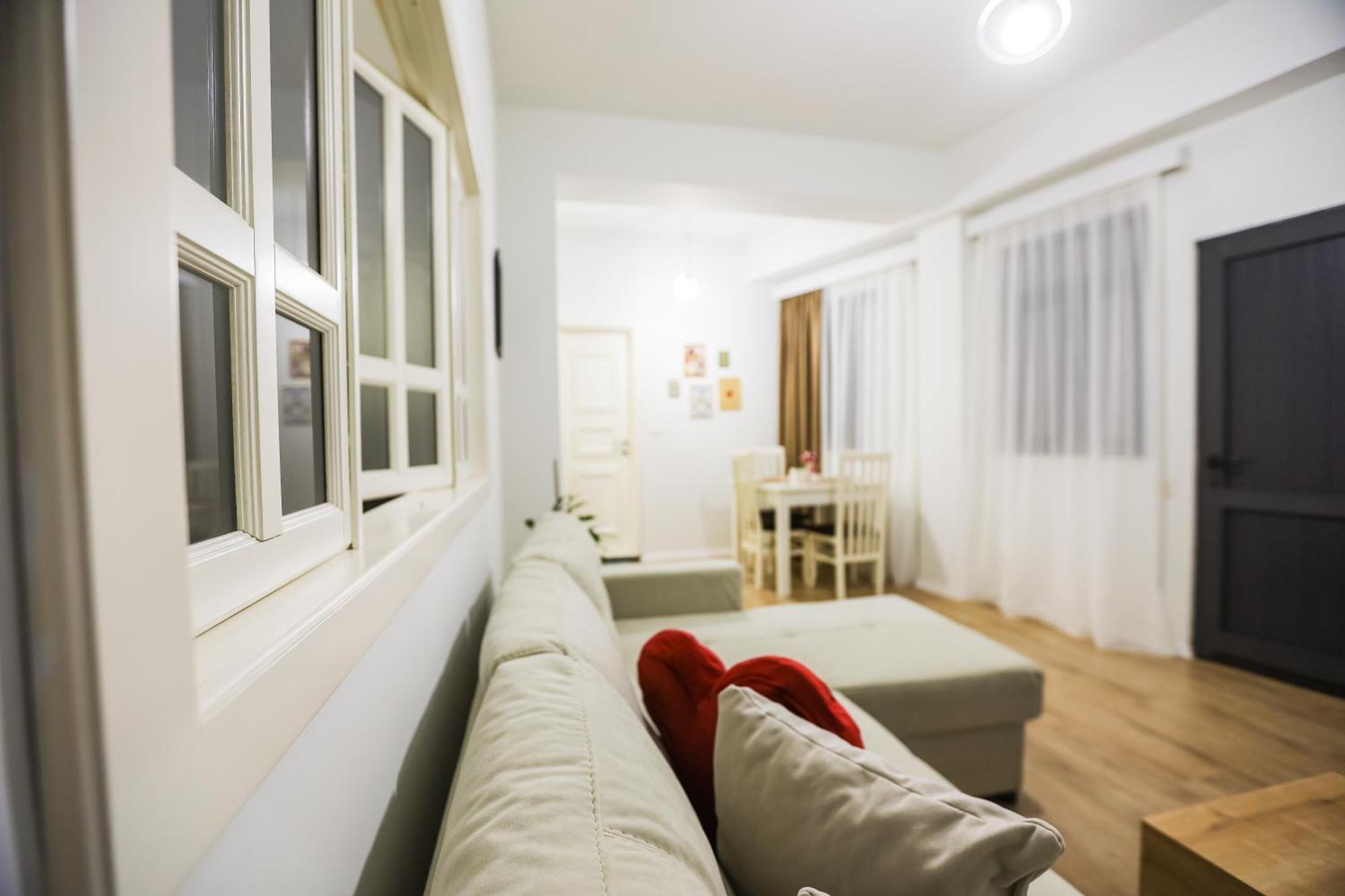 At Bazaar Central Apartment ティラナ エクステリア 写真