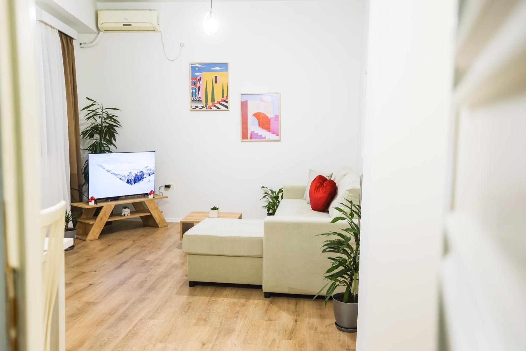 At Bazaar Central Apartment ティラナ エクステリア 写真