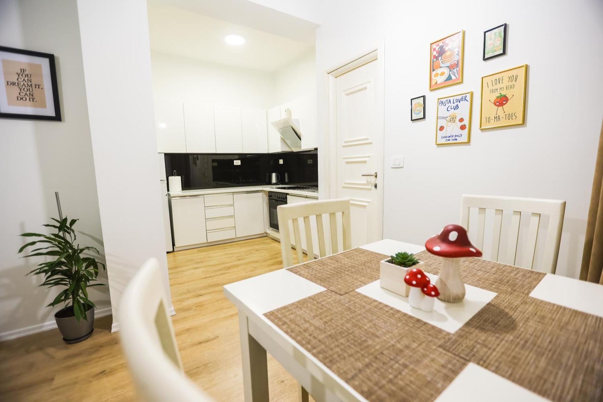 At Bazaar Central Apartment ティラナ エクステリア 写真